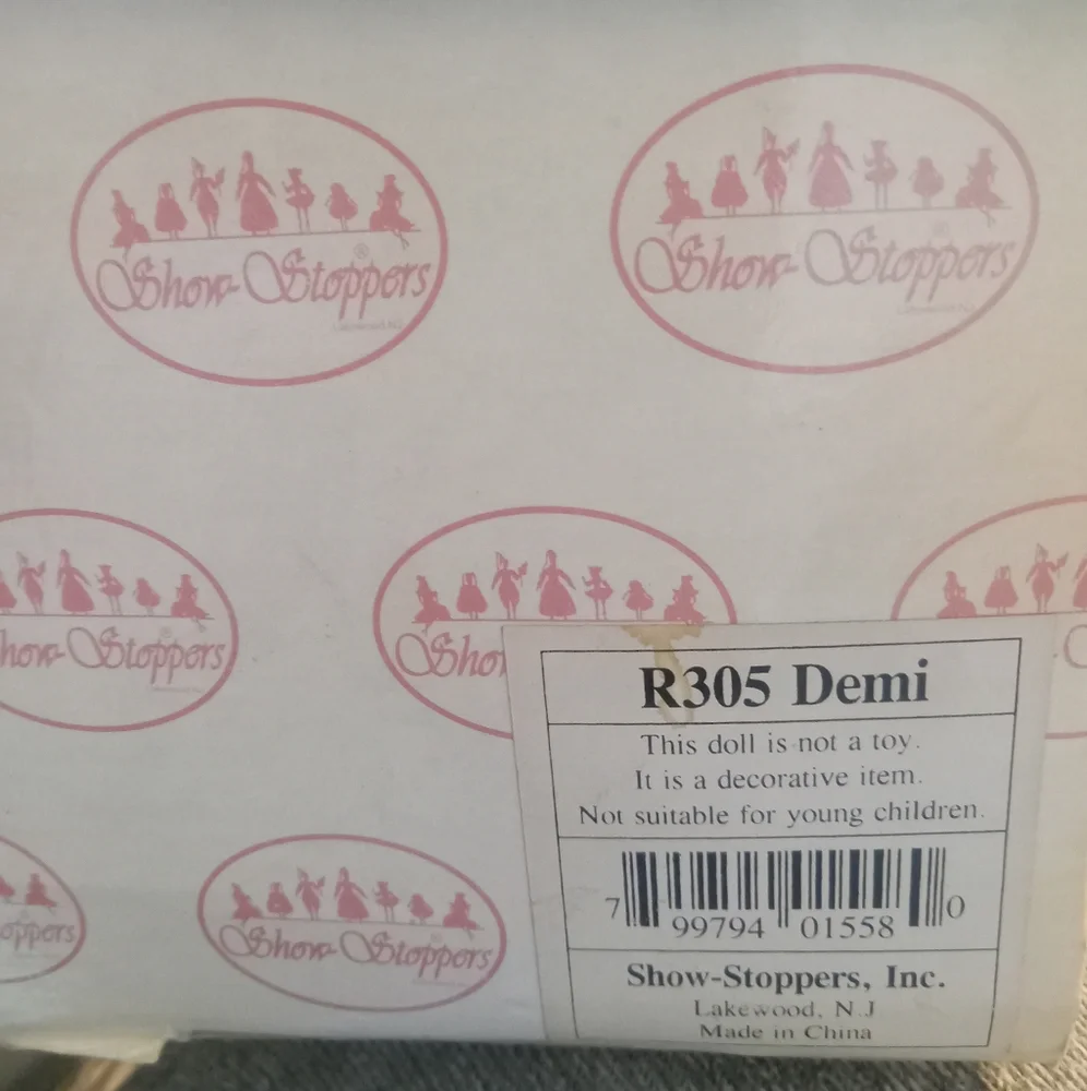 Show Stopper Porcelain Doll R305 "Demi" - Picture 2 of 7